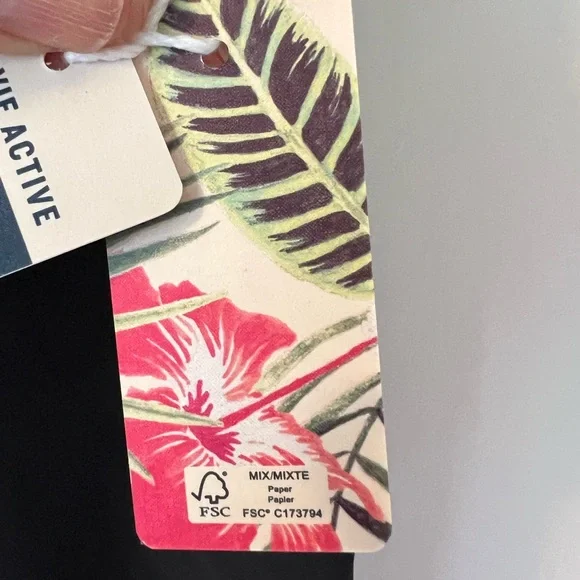 Tommy Bahama Women’s Black Flat Front Shorts - Picture 4 of 8